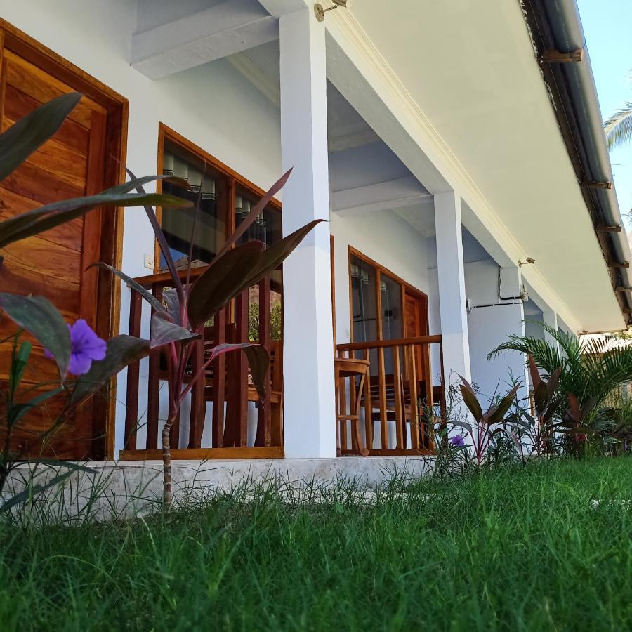 Elisa Homestay Areguling Kuta  Exteriör bild