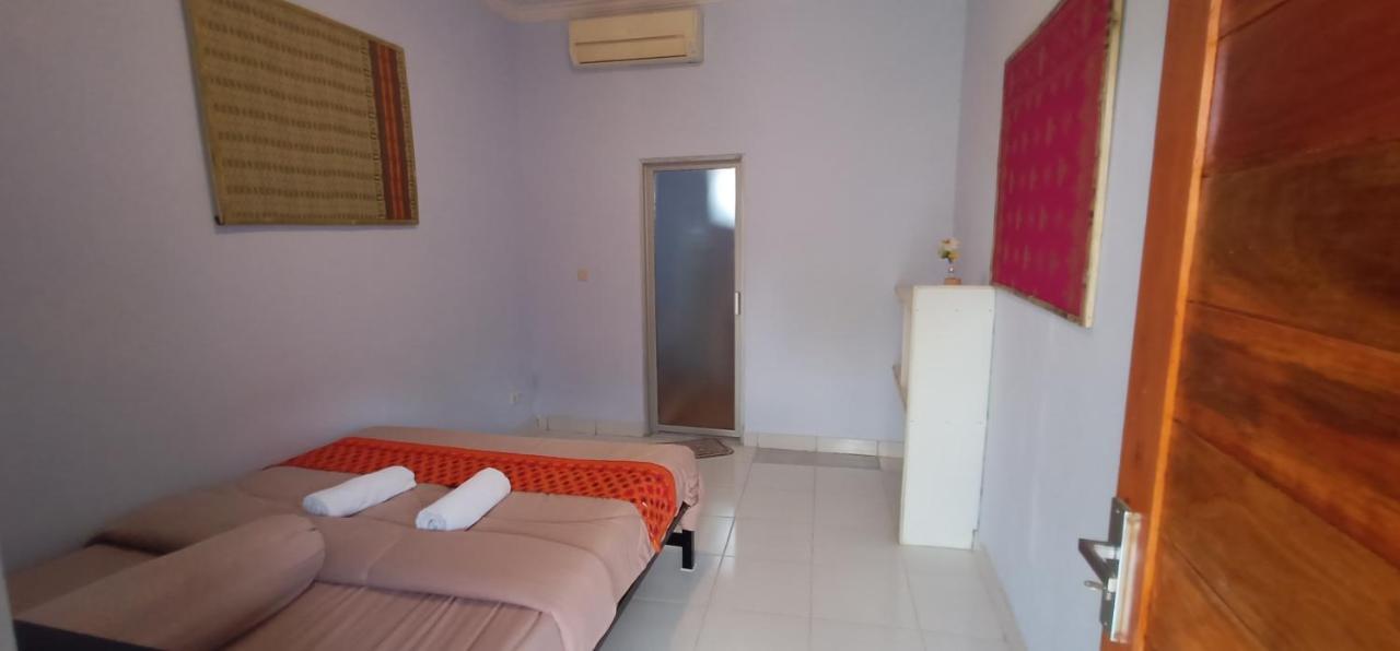 Elisa Homestay Areguling Kuta  Exteriör bild