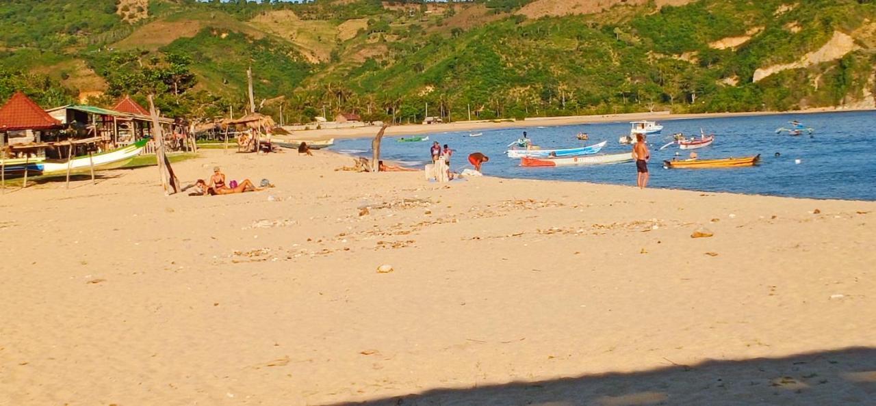 Elisa Homestay Areguling Kuta  Exteriör bild